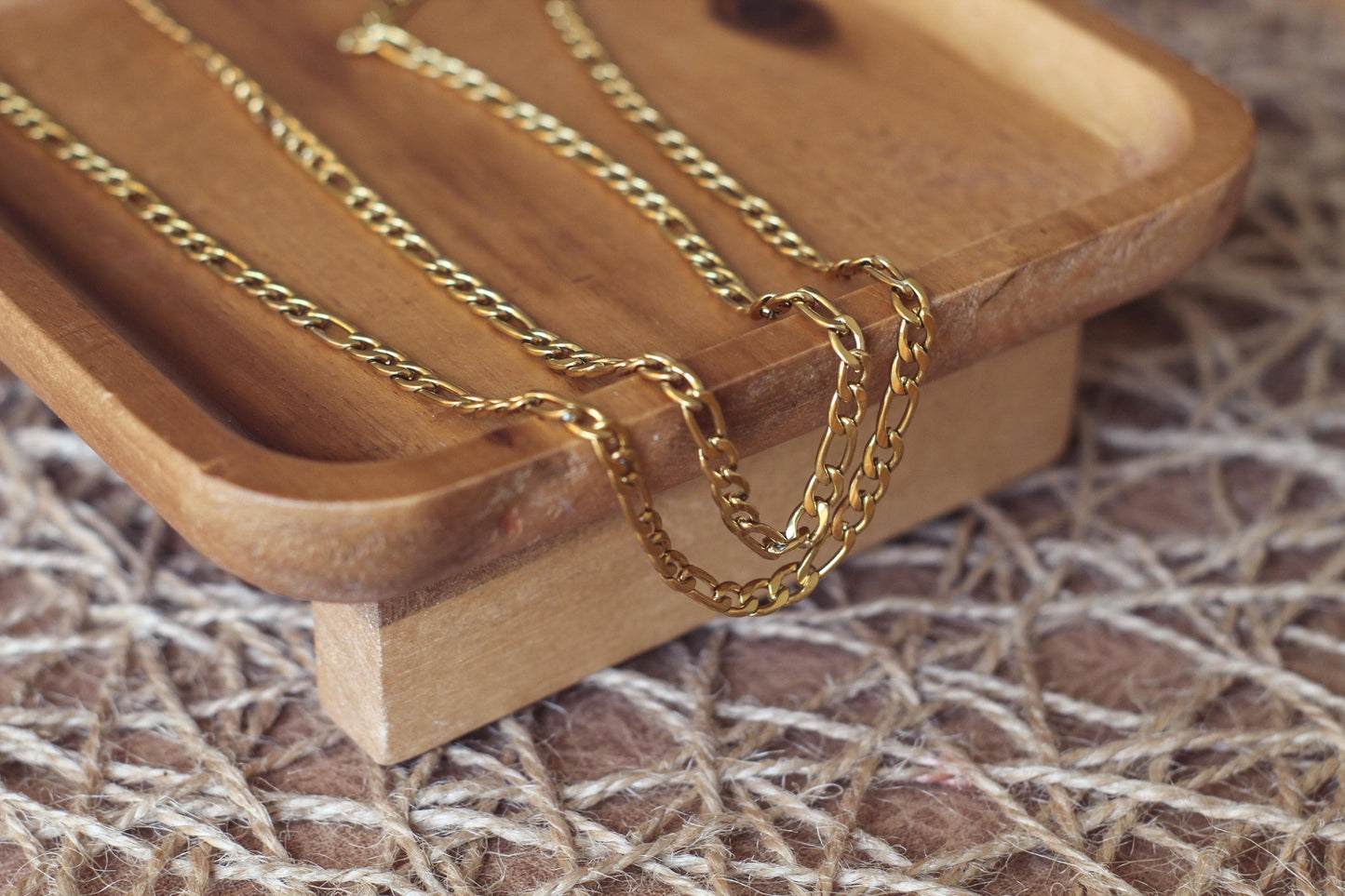 Waterproof Gold Figaro Chain by the Foot – 316 Stainless Steel 4.5mm x 7.1mm