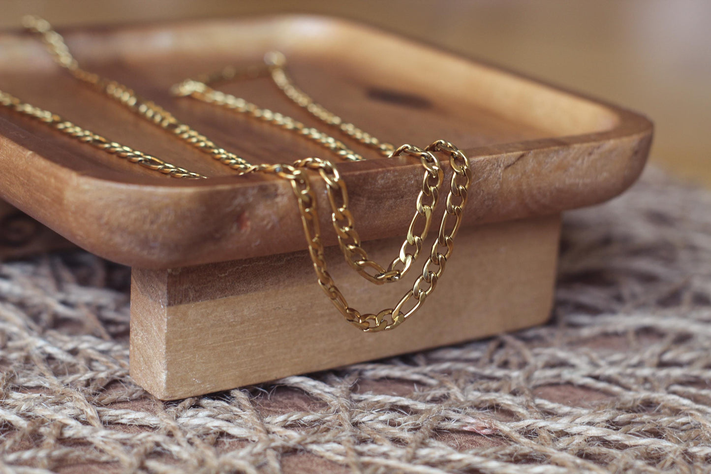 Waterproof Gold Figaro Chain by the Foot – 316 Stainless Steel 4.5mm x 7.1mm